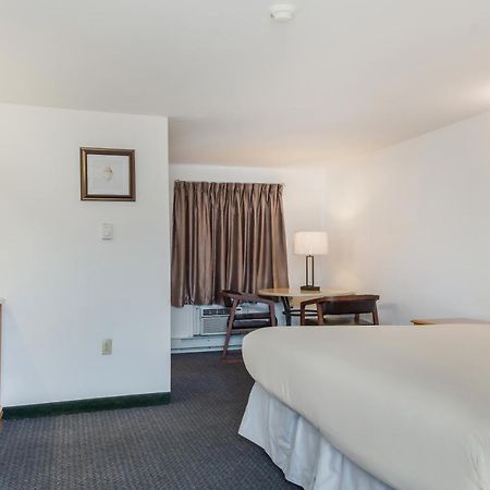 Americas Best Value Inn Hyannis Zewnętrze zdjęcie