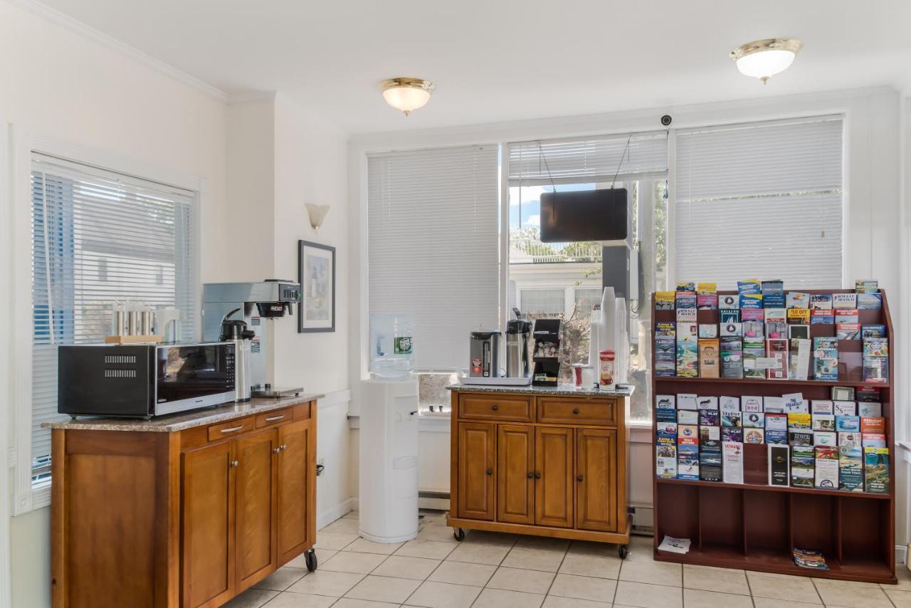 Americas Best Value Inn Hyannis Zewnętrze zdjęcie
