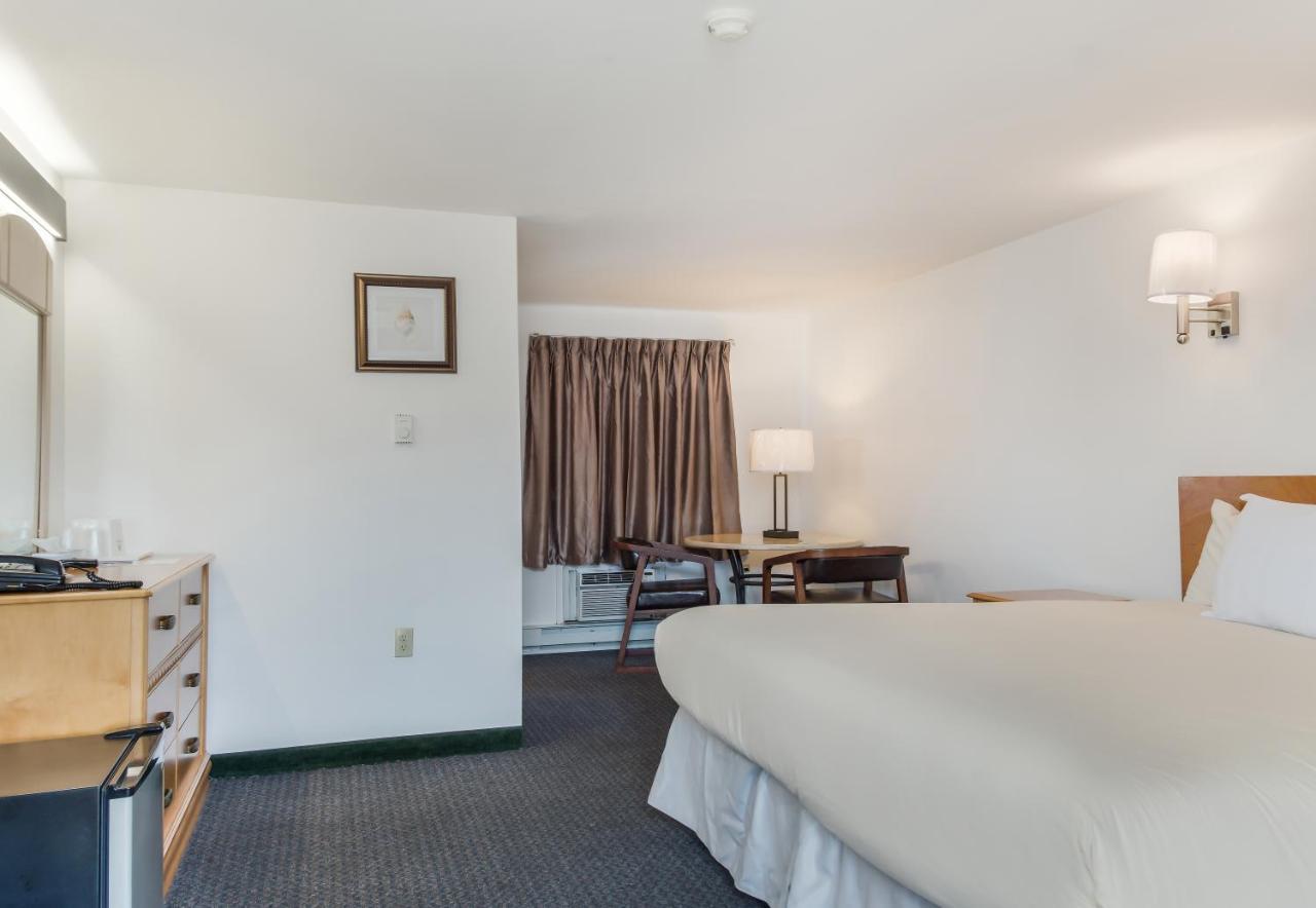 Americas Best Value Inn Hyannis Zewnętrze zdjęcie