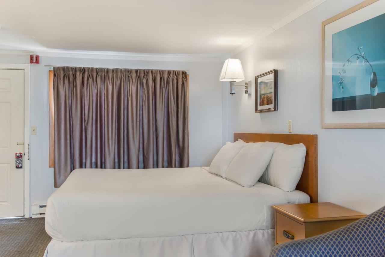 Americas Best Value Inn Hyannis Zewnętrze zdjęcie