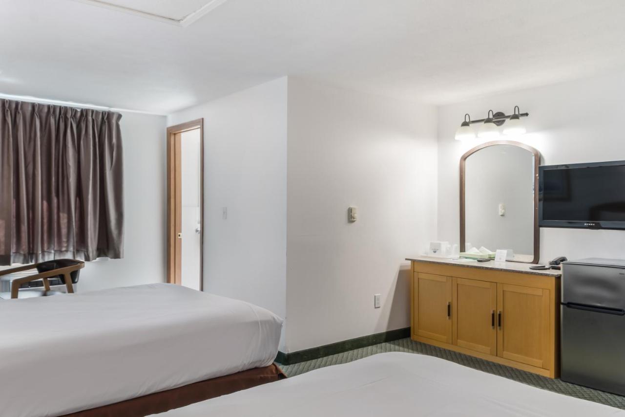 Americas Best Value Inn Hyannis Zewnętrze zdjęcie