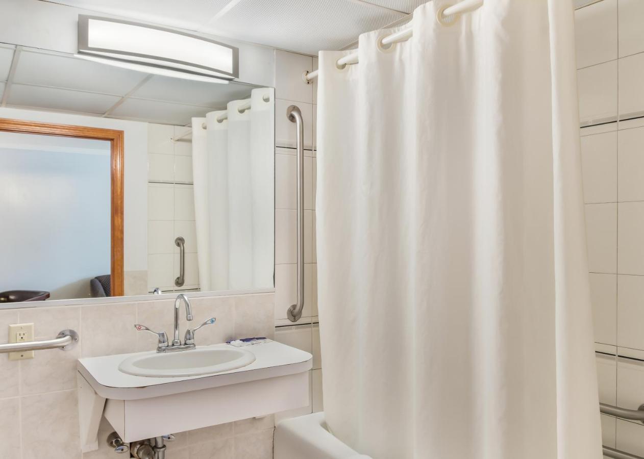 Americas Best Value Inn Hyannis Zewnętrze zdjęcie
