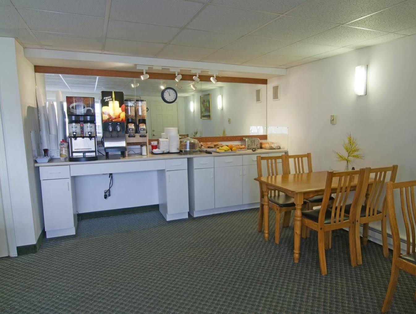 Americas Best Value Inn Hyannis Zewnętrze zdjęcie